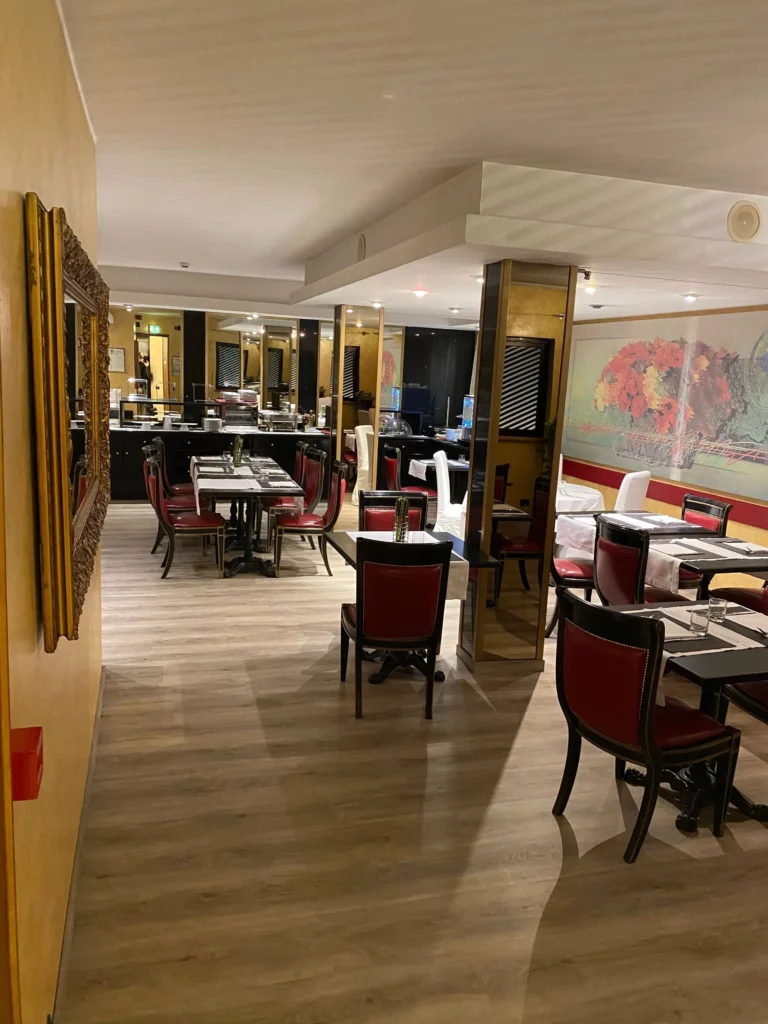 GMD_spécialiste_salle_de_bain_pour_professionnels_et_particuliers_pose_de_vinyle_hall_entree_et_restaurant_hotel_71